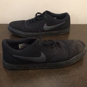 Black Nike SB “Check” SIZE 11